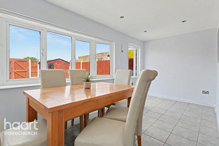 3 Bedroom End Of Terrace House For Sale In Cormorant Walk, Hornchurch, RM12