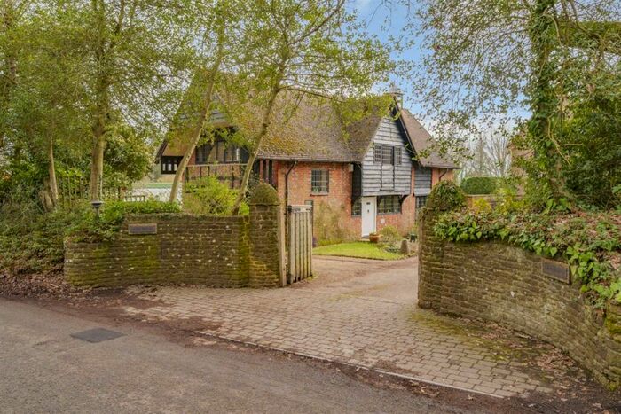 4 Bedroom Detached House For Sale In Brook Road, Sandhills, Godalming, GU8