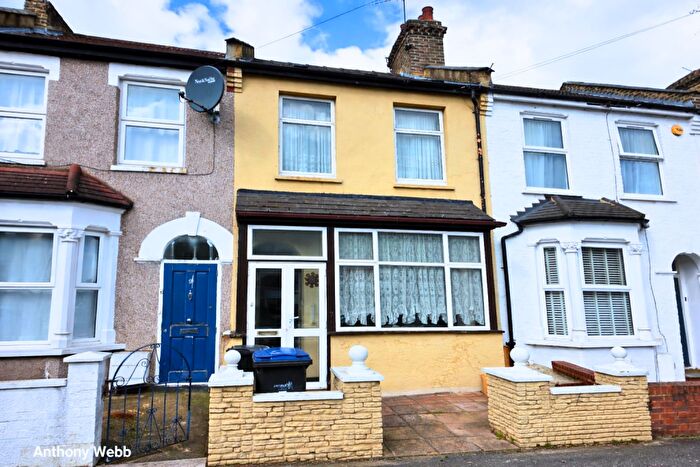 3 Bedroom Terraced House For Sale In Wellington Avenue, Edmonton, N9