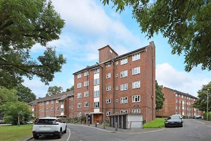 3 Bedroom Flat To Rent In Stanhope House, Whitnell Way, SW15