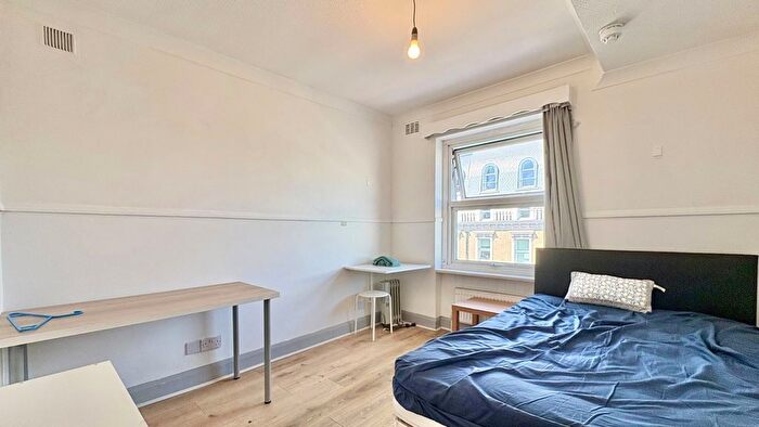 1 Bedroom Studio To Rent In Grays Inn Road, Islington, WC1X