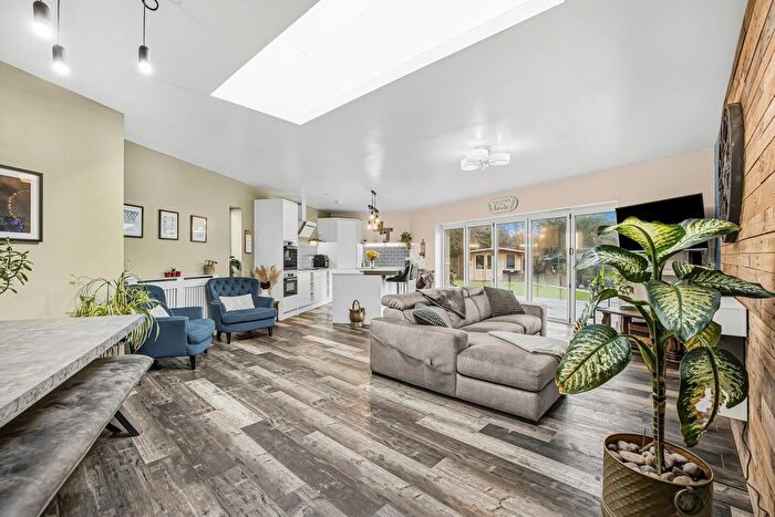 3 Bedroom Bungalow For Sale In Priests Avenue, Romford, RM1