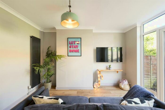 6 Bedroom House To Rent In Braemar Crescent, Bristol, BS7