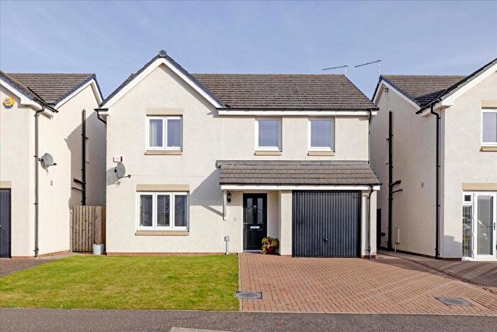 4 Bedroom Detached House For Sale In South Quarry Boulevard, Gorebridge, EH23
