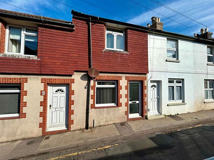 2 Bedroom Terraced House For Sale In Clinton Lane, Seaford, BN25