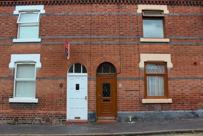 2 Bedroom Flat To Rent In Cambrian Road, Chester, CH1