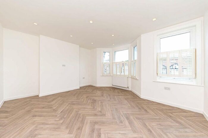 2 Bedroom Flat To Rent In St. Margarets Road, St Margarets, Twickenham, TW1