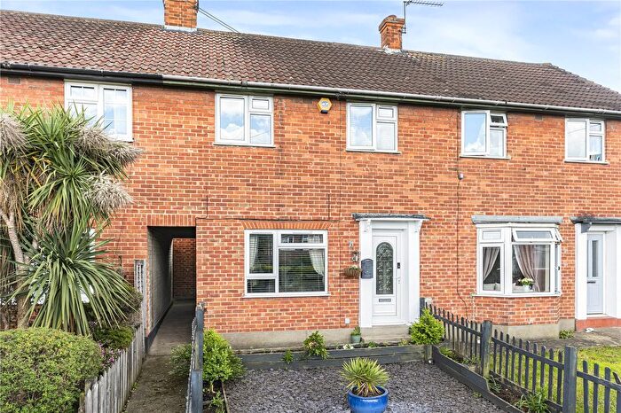 3 Bedroom Terraced House For Sale In Kirby Road, Dartford, Kent, DA2