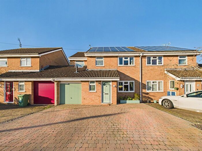 4 Bedroom Semi-Detached House For Sale In Lilac Way, Quedgeley, Gloucester, GL2