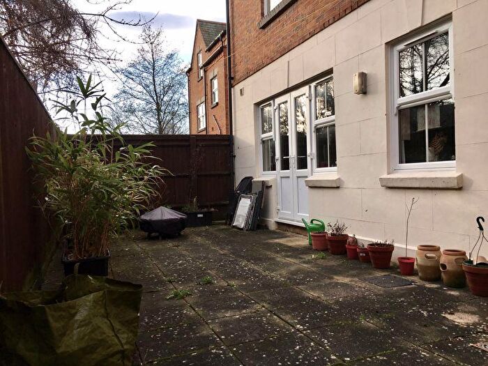 2 Bedroom Flat To Rent In Agnes Court, Oxford Road, Oxford, OX4