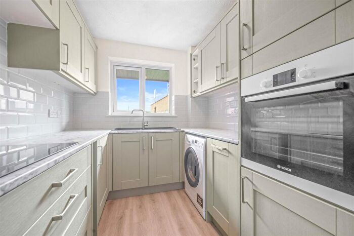 2 Bedroom Apartment To Rent In Chestnut Walk, Henley-In-Arden, B95