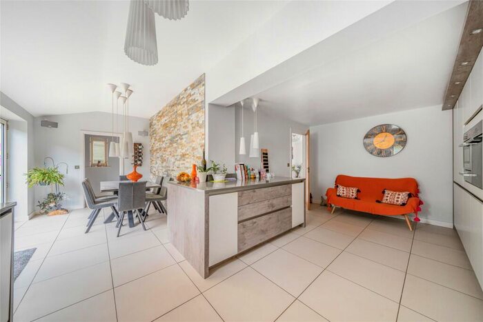 4 Bedroom House For Sale In Wagstaff Way, Olney, Buckinghamshire, MK46