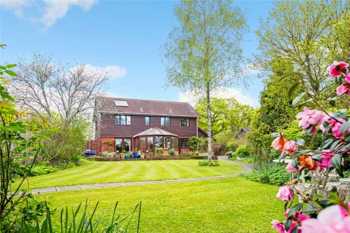 4 Bedroom Detached House For Sale In Portsmouth Road, Fishers Pond, Hampshire, SO50