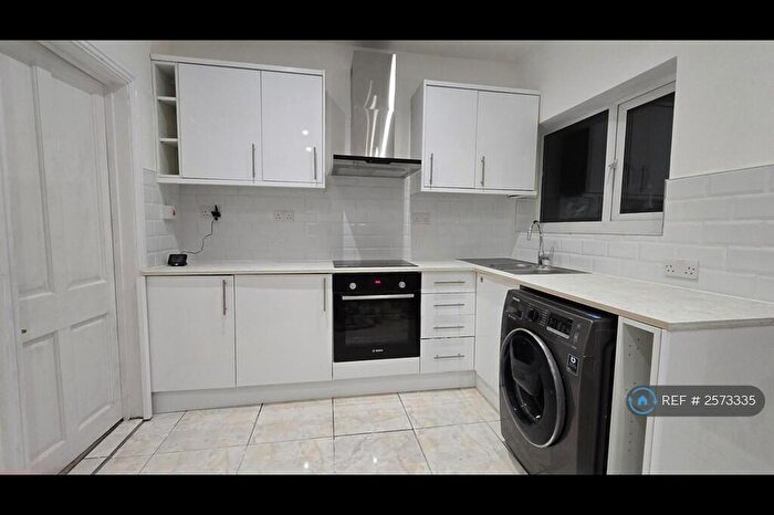 3 Bedroom Semi-Detached House To Rent In Granville Road, Sheffield, S2