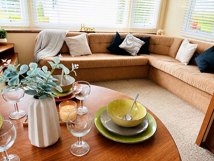 3 Bedroom Mobile/park Home For Sale In Winchelsea Sands Holiday Park, Pett Level Rd Winchelsea, TN36