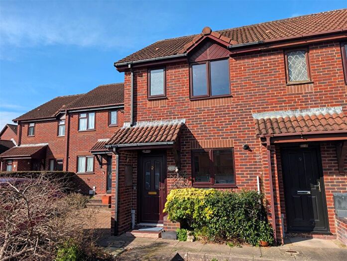 2 Bedroom End Terrace House For Sale In Sandbanks Drive, Basingstoke, RG22