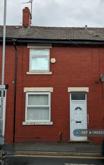 2 Bedroom End Of Terrace House To Rent In Hathershaw Lane, Oldham, OL8
