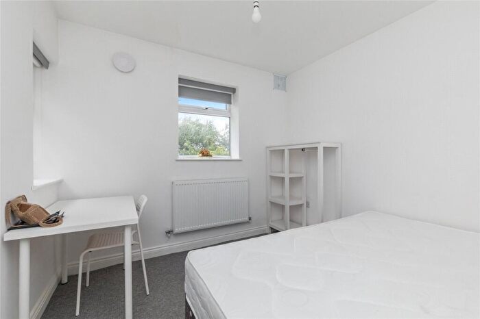 5 Bedroom House Of Multiple Occupation To Rent In Elm Grove, Brighton, BN2
