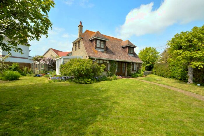 3 Bedroom Detached House For Sale In Brook, PO30