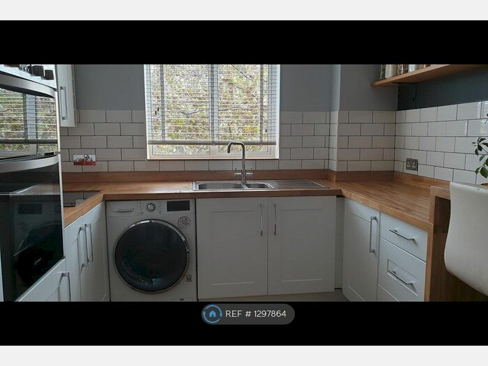 1 Bedroom Flat To Rent In Peverel, London, E6