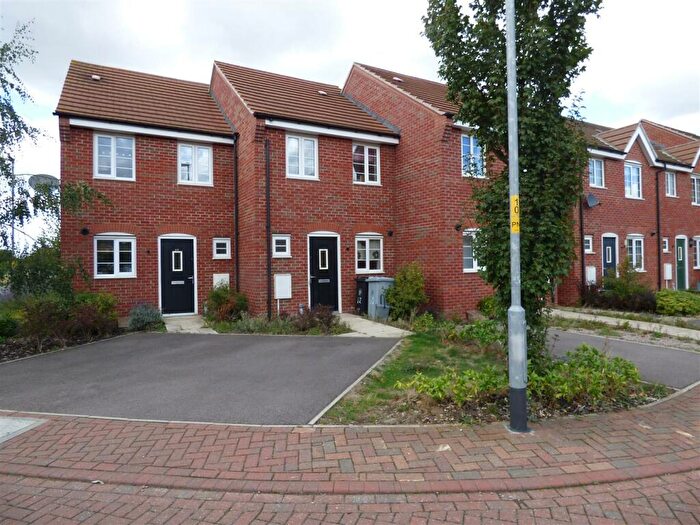 2 Bedroom Terraced House To Rent In Hathersage Close, Grantham, NG31