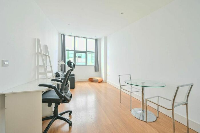 1 Bedroom Flat To Rent In Bermondsey Street, London Bridge, London, SE1