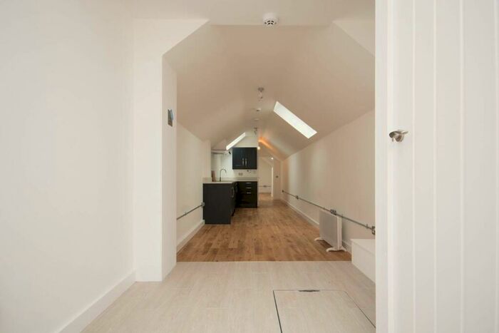 1 Bedroom Semi-Detached House To Rent In Denzil Road, Guildford, GU2