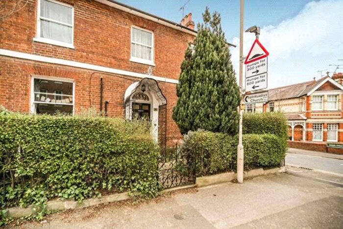 1 Bedroom Flat To Rent In Russell Street, Reading, Berkshire, RG1