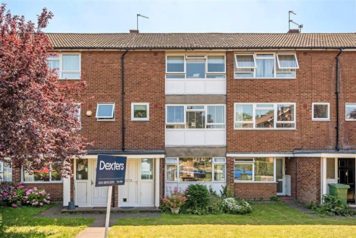2 Bedroom Maisonette For Sale In Lyme Farm Road, Lee, SE12
