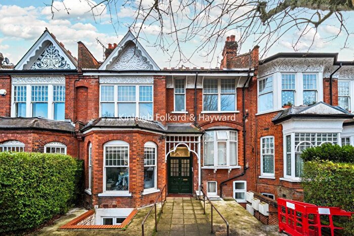 3 Bedroom Flat For Sale In Dukes Avenue, Muswell Hill, London, N10