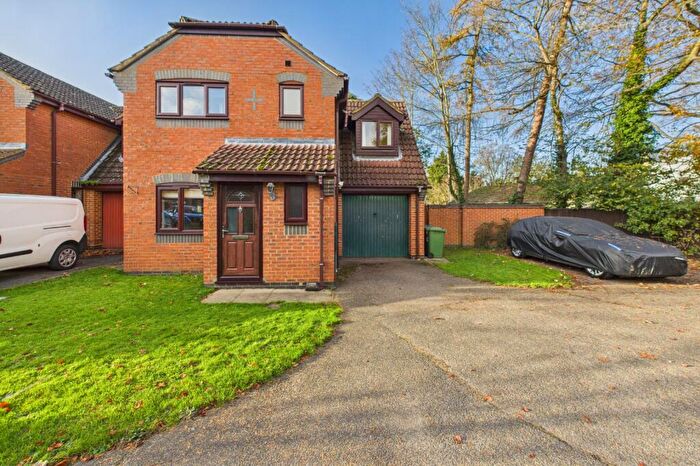 3 Bedroom Detached House For Sale In Manor Grove, St. Neots, Cambridgeshire, PE19