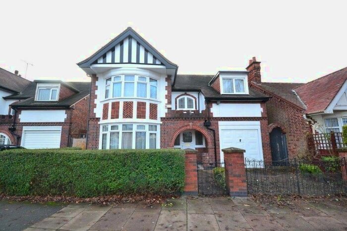 6 Bedroom Property To Rent In Stoughton Drive North, Leicester, LE5