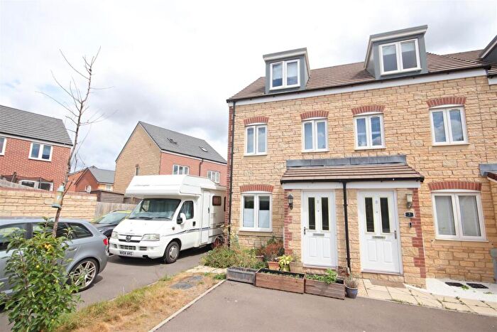 3 Bedroom End Of Terrace House For Sale In Scott Ashe Close, Chippenham, SN15