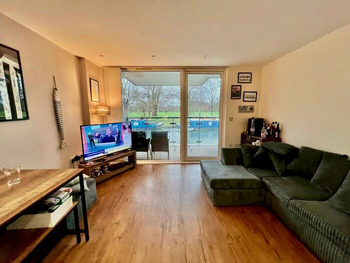 2 Bedroom Flat To Rent In Citrine Apartments, Victoria Park, E3