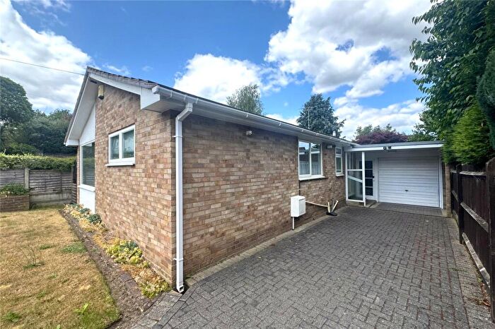 3 Bedroom Bungalow For Sale In Waverley Road, Farnborough, Hampshire, GU14