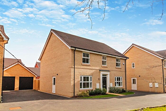 4 Bedroom Detached House For Sale In Grafton Drive, Highfields Caldecote, Cambridge, CB23