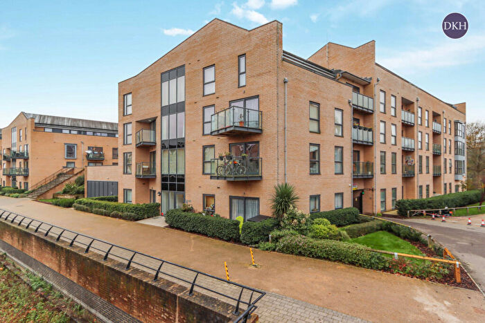2 Bedroom Apartment For Sale In The Embankment, Nash Mills Wharf, HP3