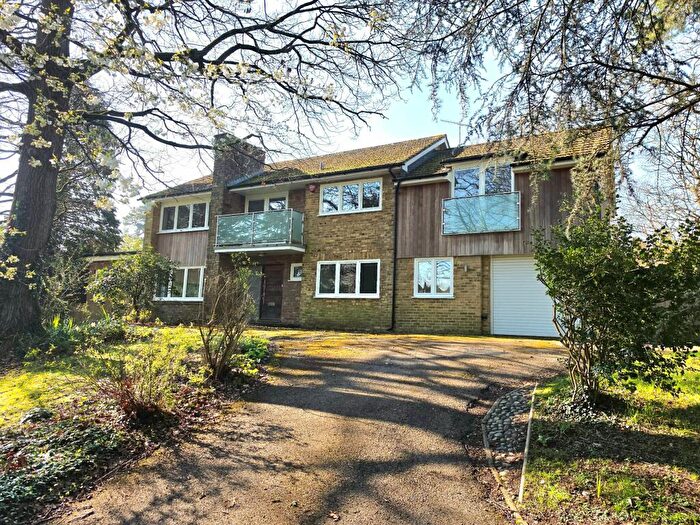 4 Bedroom Detached House To Rent In Cedarways, Farnham, GU9