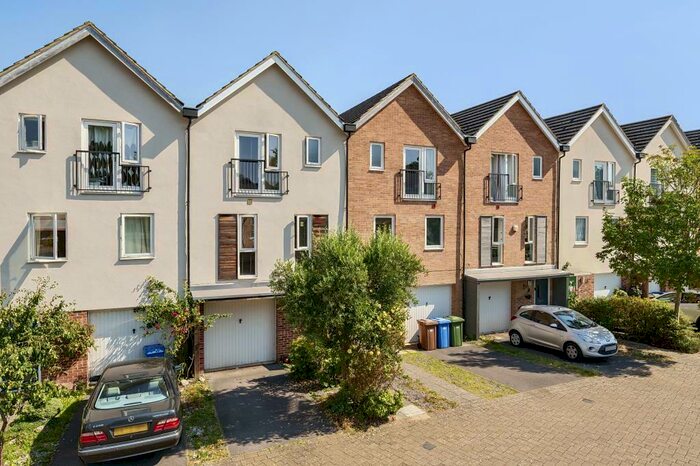 4 Bedroom Town House To Rent In Typhoon Close, Bracknell, RG12