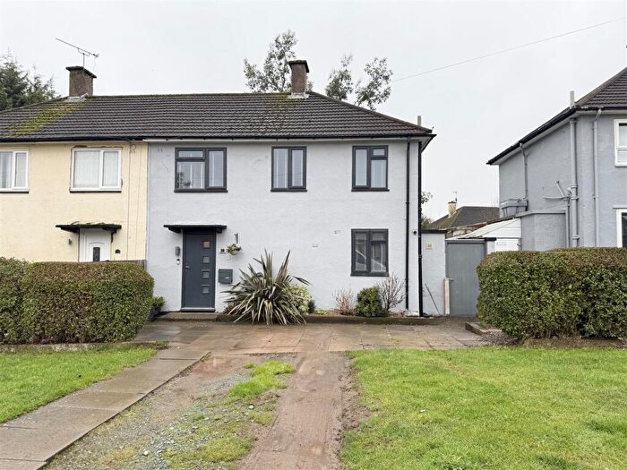 3 Bedroom Semi Detached House For Sale In Cheriton Road, Aylestone, LE2