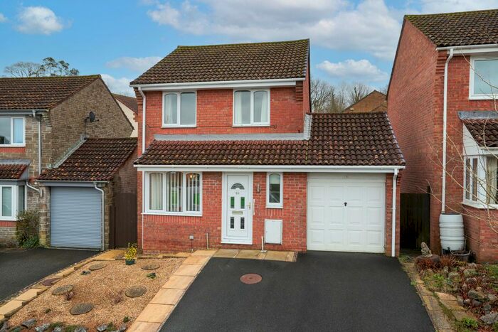 3 Bedroom Detached House For Sale In Chestnut Drive, Newton Abbot, TQ12