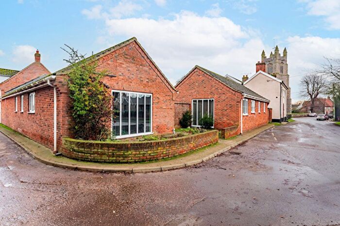 2 Bedroom Detached Bungalow For Sale In Moat Lane, New Buckenham, NR16