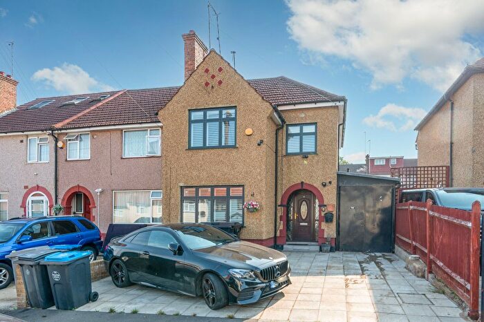 4 Bedroom Detached House For Sale In Selsdon Road, Dollis Hill, London, NW2
