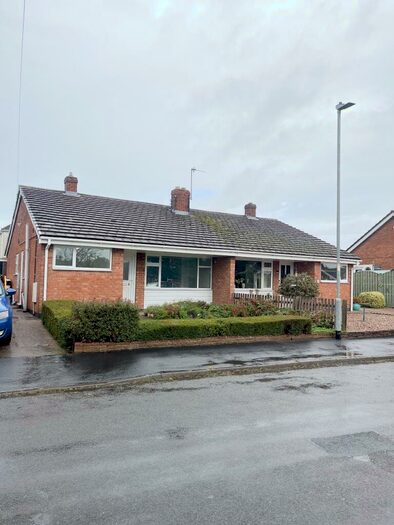 2 Bedroom Bungalow To Rent In Torksey Avenue, Saxilby, LN1