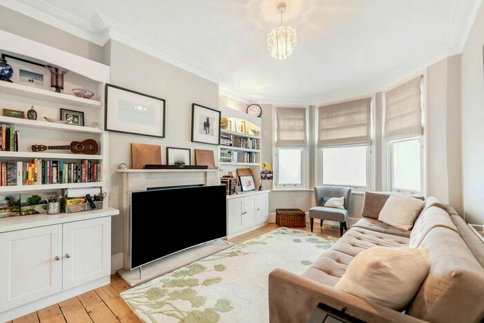 4 Bedroom Semi-Detached House To Rent In Heythorp Street, Wandsworth, London, SW18