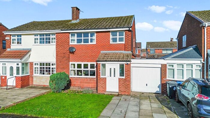 3 Bedroom Semi-detached House For Sale In Burns Grove, Warrington, WA2