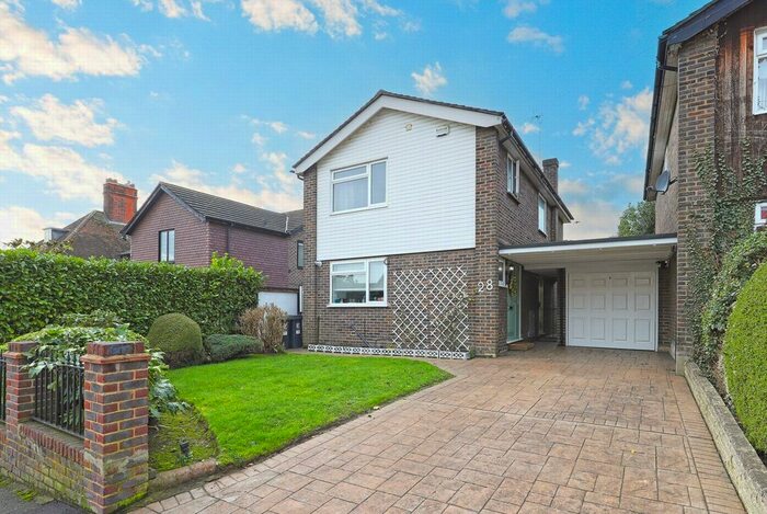 3 Bedroom Detached House To Rent In Roebuck Lane, Buckhurst Hill, IG9