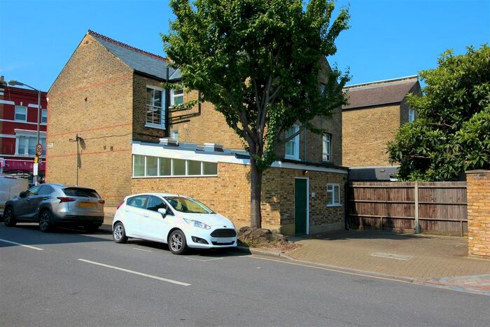 1 Bedroom Flat To Rent In Putney Bridge Road, London, SW15