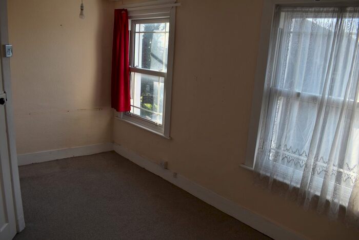2 Bedroom Flat To Rent In Church Street, St Peters, CT10