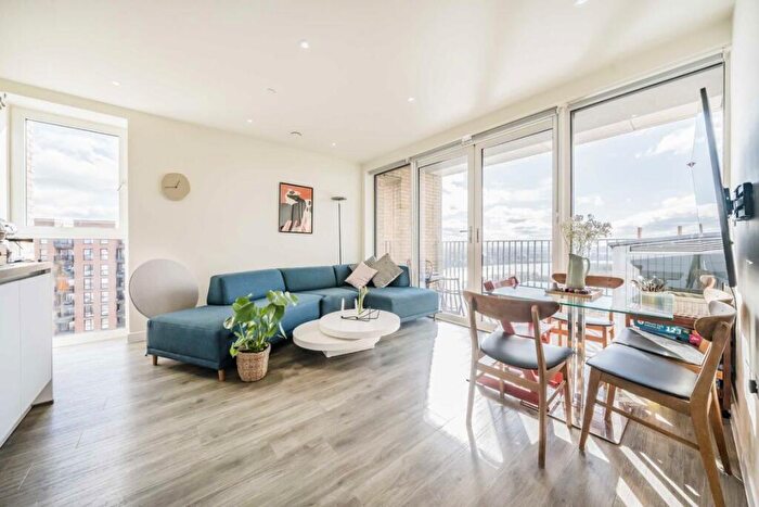 2 Bedroom Flat To Rent In Moorhen Drive, London, NW9